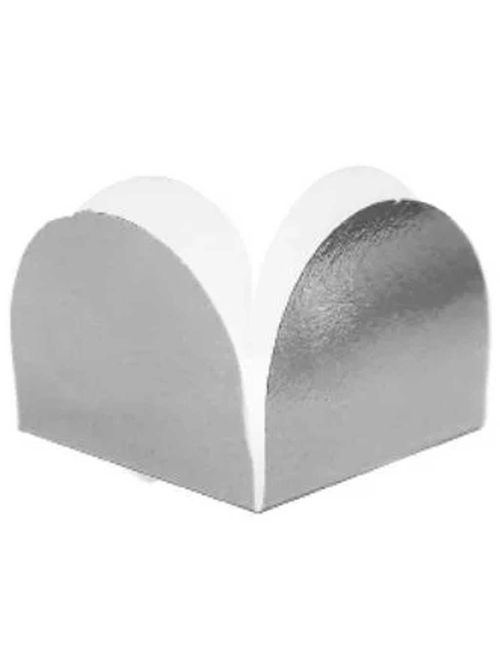 Forminha para Doces Prata Metalizada 4 Pétalas c/50 - NC Toys